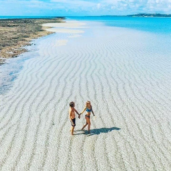 Banco de areia e mar cristalino nas Crôas de São Bento
